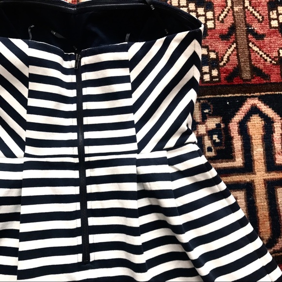 Strapless dress - Picture 4 of 6